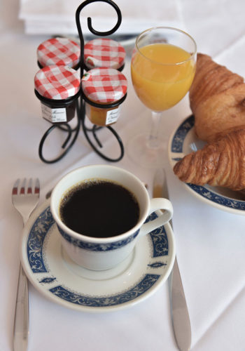 petit déjeuner hôtel gradlon